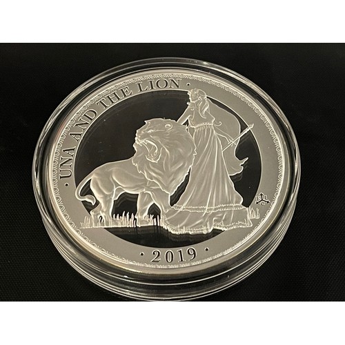 1 - “The East India Company” London Una & The Lion 2019 one kilo silver proof coin. Edition No: 10
Alloy... 