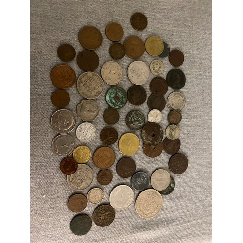 92 - Assorted coins including USA, Spain & UK etc