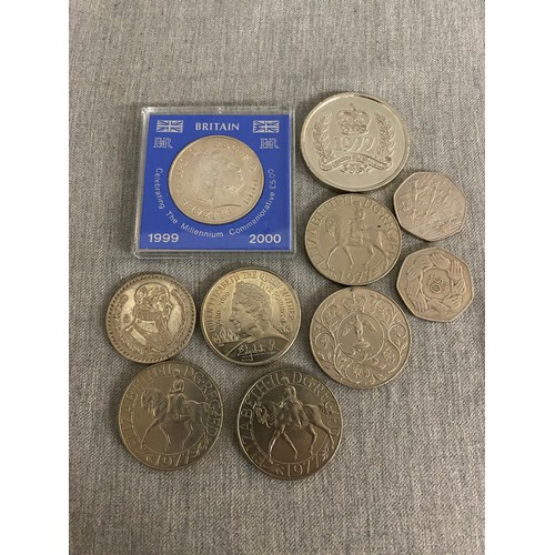 92 - Assorted coins including USA, Spain & UK etc