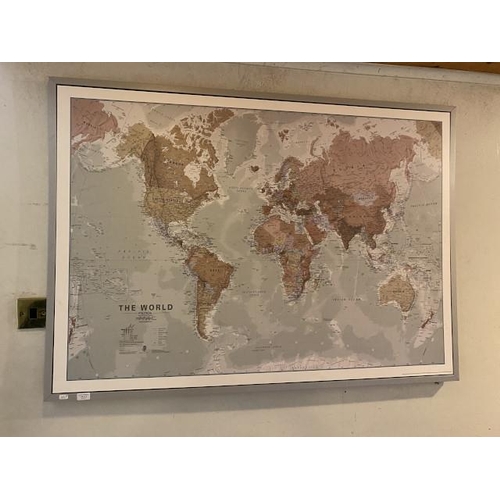 175 - Framed map of the world 140x100cm