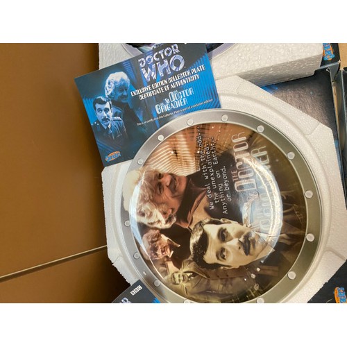 283 - 10 boxed Doctor Who exclusive edition collectors plates with certificates of authenticity: The Docto... 