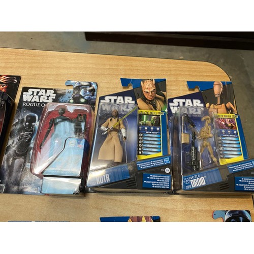 281 - 22 boxed and sealed Hasbro Star Wars figures including CW38 Clone Commander JET, CW53 PLO KOON, CW19... 