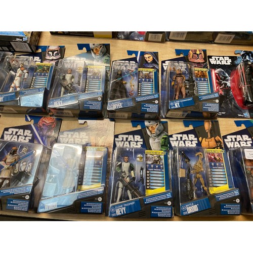 281 - 22 boxed and sealed Hasbro Star Wars figures including CW38 Clone Commander JET, CW53 PLO KOON, CW19... 