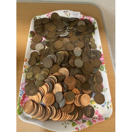 249 - Tray of coins inc. George V half penny's & one penny's, tokens, foreign, George VI penny's & three p... 