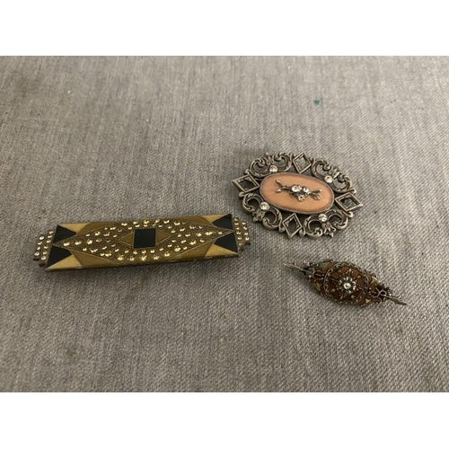 261 - 3 Art Nouveau/ Art Deco style brooches