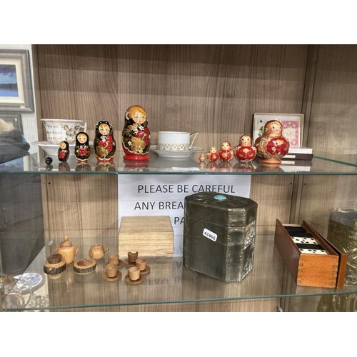 360 - 2 shelves of collectables inc. Russian dolls, miniature treen tea set, playing cards, dominoes, Art ... 