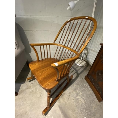 65 - Good quality oak rocking chair 52W