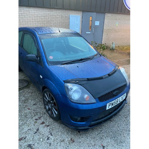 188 - PN58 LXT Ford Fiesta Zetec Blue 80 in blue, 1388CC, petrol, 3 door hatchback, 3 keys. Date of first ... 