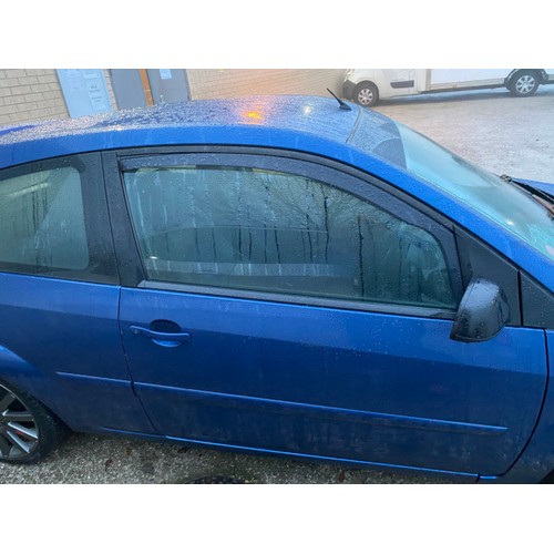 188 - PN58 LXT Ford Fiesta Zetec Blue 80 in blue, 1388CC, petrol, 3 door hatchback, 3 keys. Date of first ... 