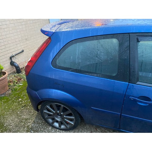 188 - PN58 LXT Ford Fiesta Zetec Blue 80 in blue, 1388CC, petrol, 3 door hatchback, 3 keys. Date of first ... 