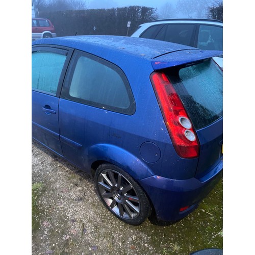 188 - PN58 LXT Ford Fiesta Zetec Blue 80 in blue, 1388CC, petrol, 3 door hatchback, 3 keys. Date of first ... 