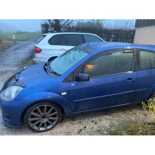 188 - PN58 LXT Ford Fiesta Zetec Blue 80 in blue, 1388CC, petrol, 3 door hatchback, 3 keys. Date of first ... 