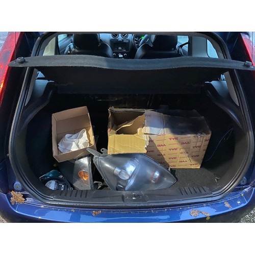 188 - PN58 LXT Ford Fiesta Zetec Blue 80 in blue, 1388CC, petrol, 3 door hatchback, 3 keys. Date of first ... 