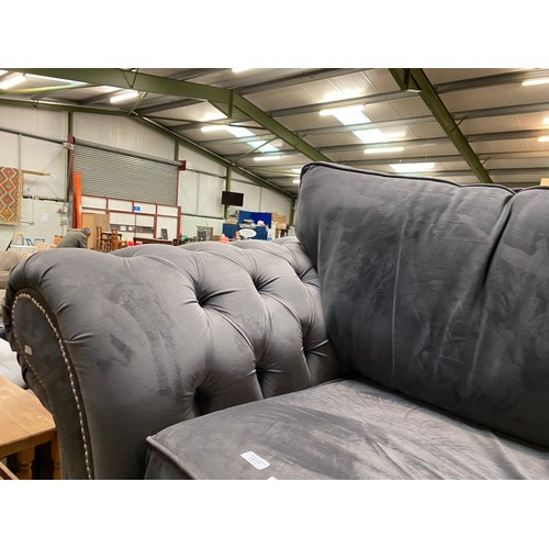 31 - Grey velvet settee with buttoned scrolled arms 190W (no feet)