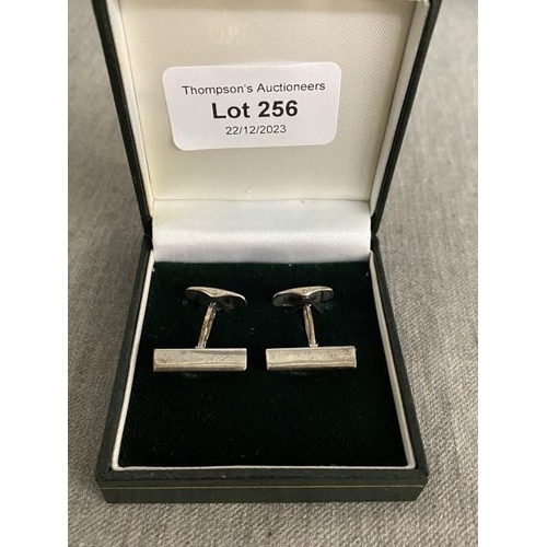 256 - Pair of silver designer Di Falco cufflinks