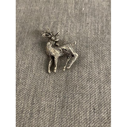 300 - Silver Stag brooch