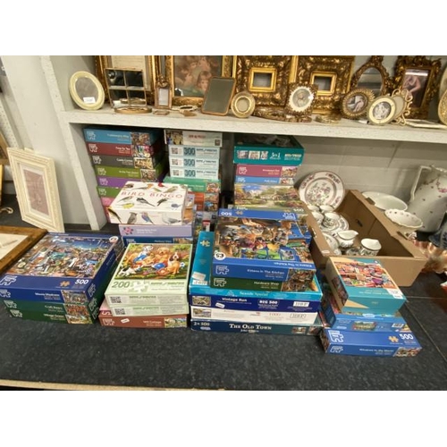 336 - 52 boxed jigsaw puzzle's inc. Gibsons, Corner Piece, Bits & Pieces etc. (Please note these have not ... 