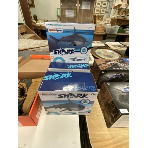 415 - 4 boxed GizmoVine Swimming Sharks (NEW)