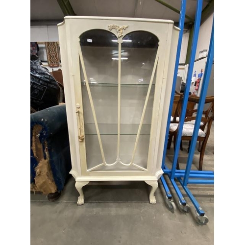 91 - Painted mahogany display cabinet with 1 key 133H 72W 33D