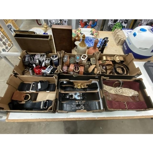 426 - 6 boxes of assorted belts (mainly suede and leather - some new with tags) including Otto Glanz, Jeff... 