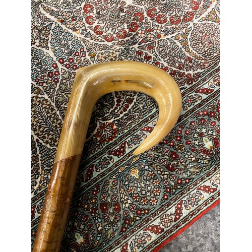 197 - Horn handled shepherd's crook 121H