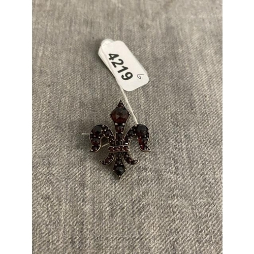 276 - Victorian Garnet Fleur de Lis brooch