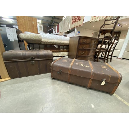 187 - Vintage travelling trunk 33H 95W 55D and a vintage metal trunk 42H 70W 43D