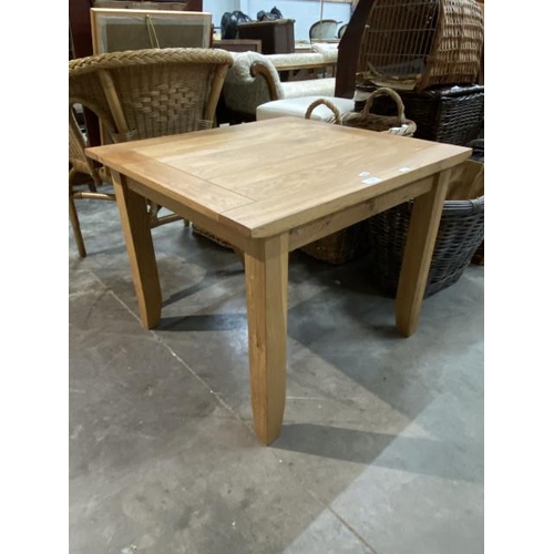 223 - Good quality oak coffee table 55H 70W 64D