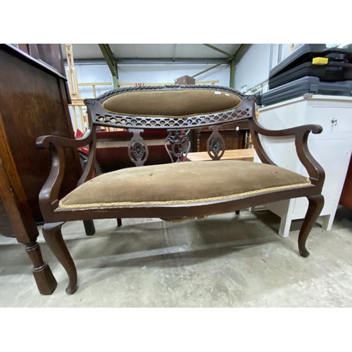 232 - Victorian mahogany salon settee 107W