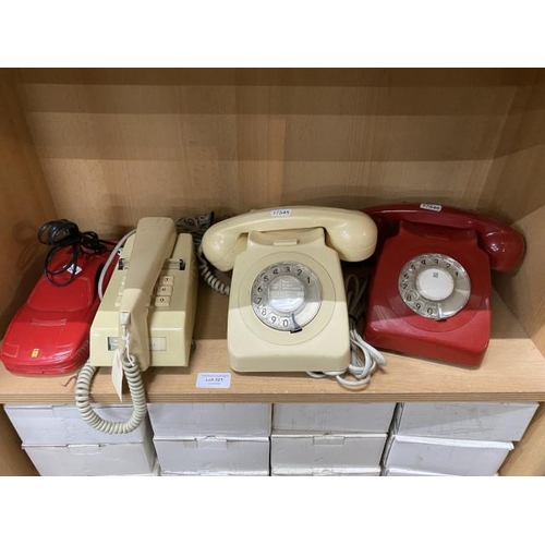 321 - 4 vintage/ retro telephones inc. Betacom Ferrari CP/6 telephone