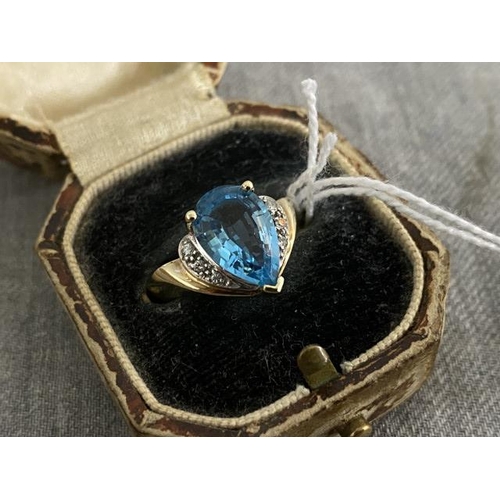 385 - 9ct gold, diamond & blue topaz set ring (size K 1/2)