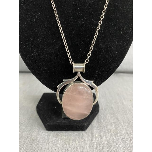 437 - Silver & rose quartz pendant on silver chain