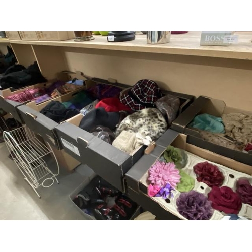 499 - 7 boxes of scarves, vintage scarves & hats & 1 box of corsages inc. Moon 100% lambs wool, Big Scarf ... 