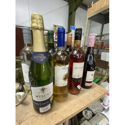 522 - 10 bottles of wine & 1 bottle of alcohol free wine inc. Jacob's Creek Shiraz Rose 750ml, Blossom Hil... 