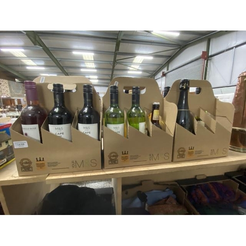 526 - 10 bottles of red & white wine inc. 2 M&S Cape white wines 75cl, 2 M&S Cape red wine 75cl, 2 M&S Ita... 