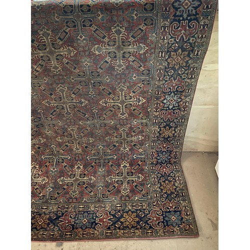 267 - Persian style carpet 233 x 315cm