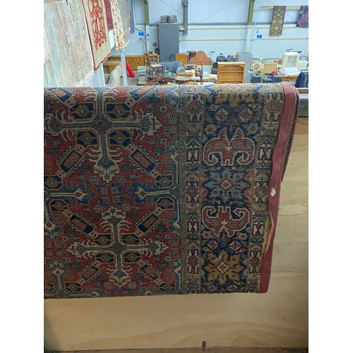 267 - Persian style carpet 233 x 315cm