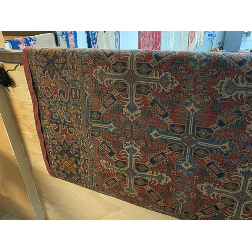 267 - Persian style carpet 233 x 315cm