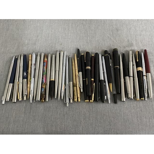 161 - Assorted fountain pens including Mentmore auto flow, Conway Stewart 58, Parker 17 and assorted ballp... 