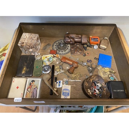 173 - Tray of collectables inc. pipe, cigar cutter, playing cards, paperweight, lead figures & animals, ci... 