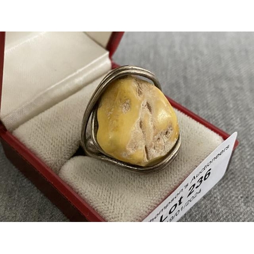 236 - 925 silver & egg yolk amber set ring (size S)