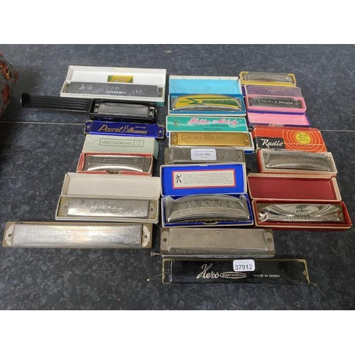 268 - 16 Harmonicas, 11 boxed inc. 