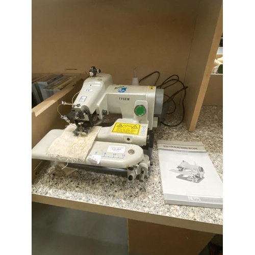 293 - Tysew desk-type blind sewing machine model. HF0925 with foot pedal/ mains lead & manual