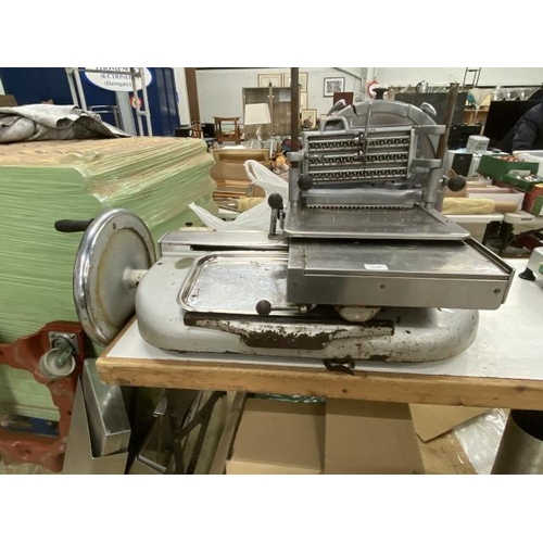 369 - Industrial Berkel's bacon slicer (working order)