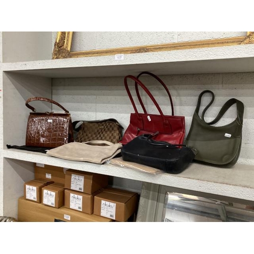 309 - 6 ladies handbags inc. Gucci shoulder bag 001.3812 , Coach No. D8D 9020, Jaeger, Jim Thompson etc.