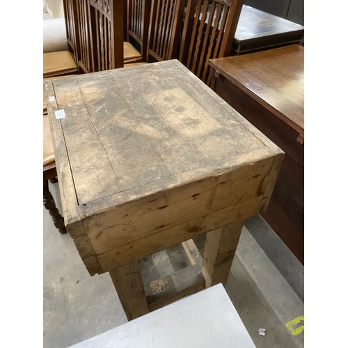 104 - Oak butchers block 87H 55W 44D