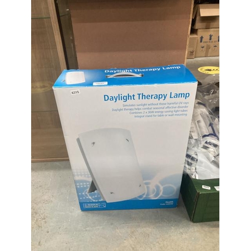 573 - Boxed daylight therapy lamp