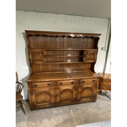 65 - Good quality oak ‘Reprodux’ dresser 188H 183W 47D