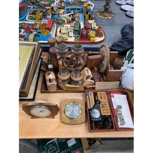 596 - Quantity of collectables including treen, brass and copperware, framed pictures, prints and photos, ... 