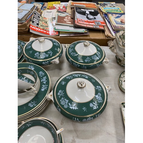 601 - 31 pieces of Royal Doulton Carlyle dinner and tea wares, 10 pieces Mason's Ironstone Chartreuse etc